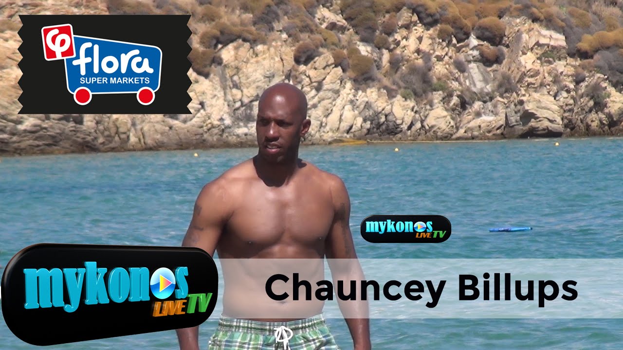 Chauncey-Billups-enjoys-a-relaxing-holiday-with-wife-Piper-and-their-daughters-in-Mykonos-tsansu-mpillaps-o-kurios-megalo-sout-stin-mukono--img