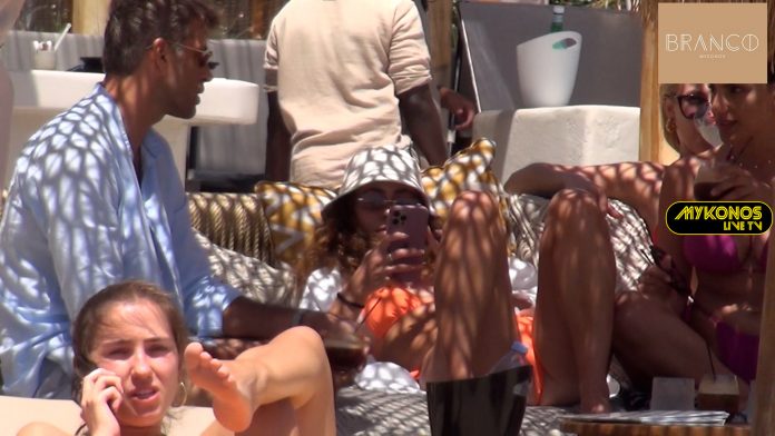 Sequence 01.00_00_00_00.Still001