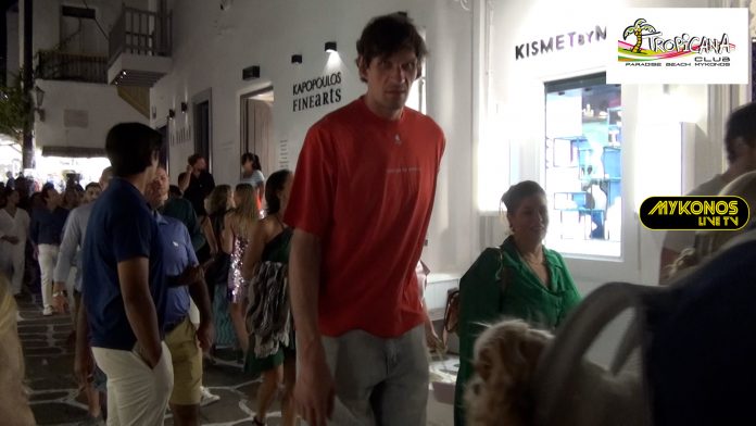 Sequence 01.00_00_04_18.Still001