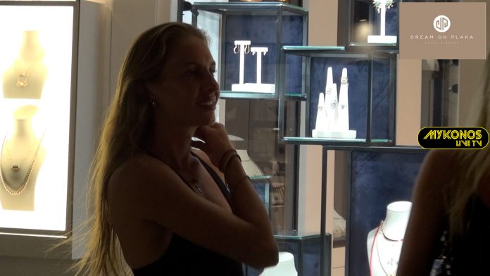 Sequence 01.00_00_12_09.Still001