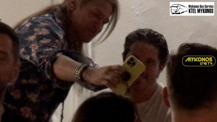 Sequence 01.00_00_37_16.Still001