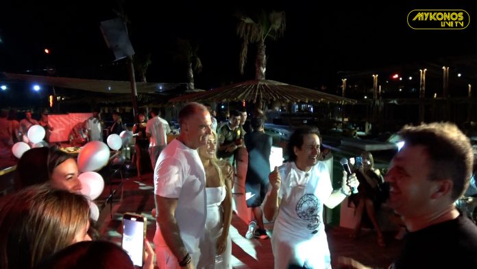 Sequence 14.00_03_42_13.Still001