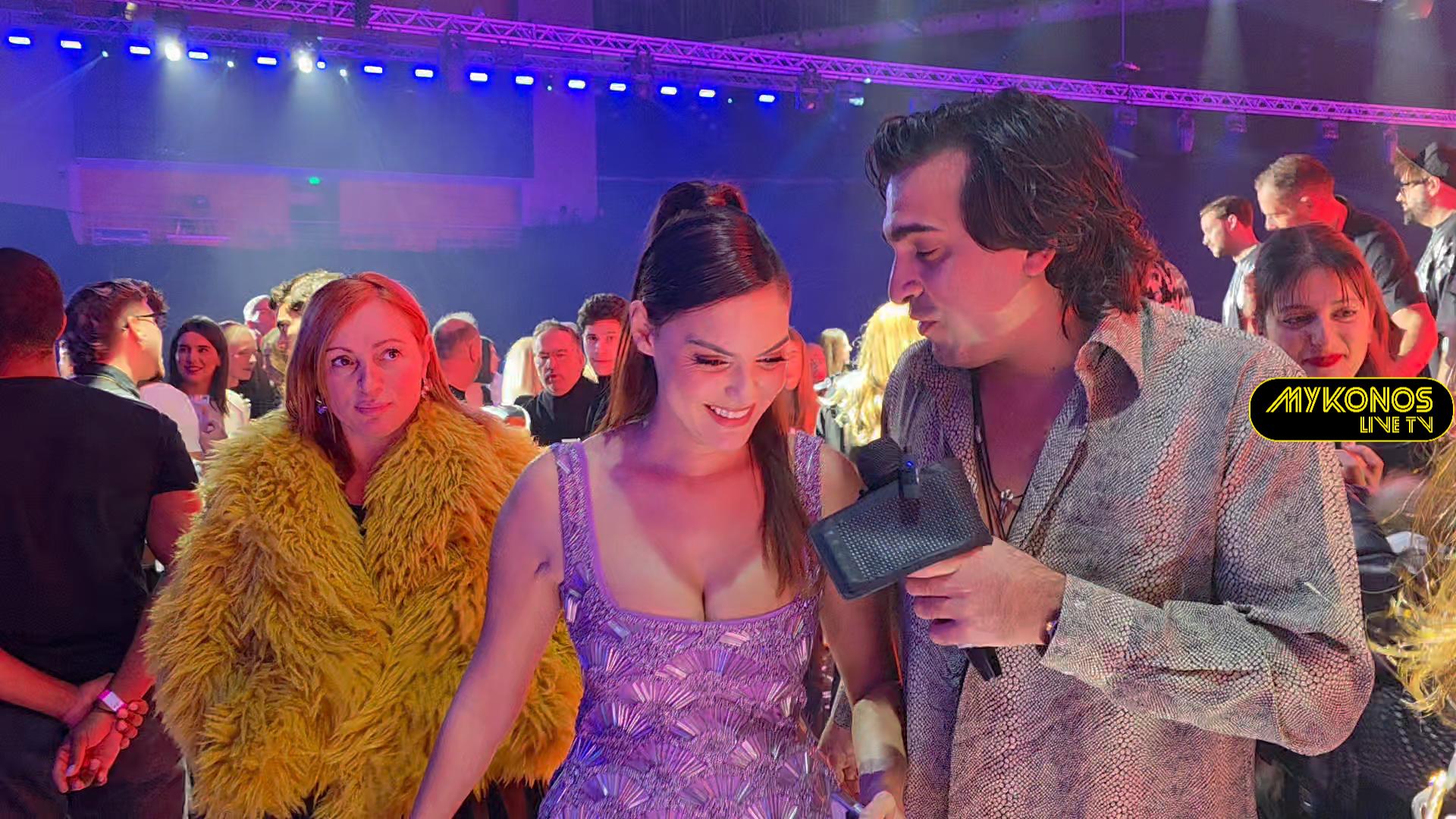 ΛΑΜΠΕΡΗ ΚΑΙ ΚΟΥΚΛΑ Η ΒΡΙΣΗΙΔΑ ΑΝΔΡΙΩΤΟΥ ΣΤΟ ΦΕΤΙΝΟ MADWALK