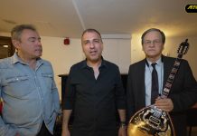 ΧΡΗΣΤΟΣ ΝΙΚΟΛΟΠΟΥΛΟΣ: Η ΜΥΚΟΝΟΣ ΓΕΜΙΣΕ ΜΕ ΤΙΣ ΟΙ ΜΕΛΩΔΙΕΣ ΤΟΥ ΠΙΟ ΛΑΜΠΡΟΥ ΜΠΟΥΖΟΥΚΙΟΥ