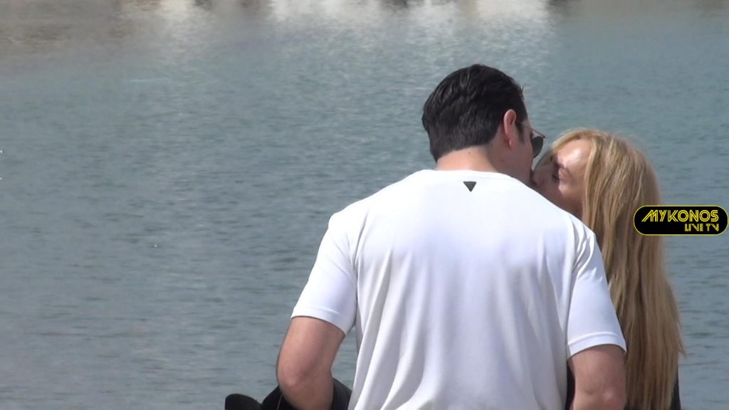 ΠΑΠΑΔΗΜΗΤΡΙΟΥ-ΓΕΡΟΝΤΙΔΑΚΗΣ ΔΕΝ ΚΡΥΒΟΝΤΑΙ ΠΙΑ! ΣΤΗΝ ΜΥΚΟΝΟ ΤΟ ΠΡΩΤΟ ΔΗΜΟΣΙΟ ΦΙΛΙ ΤΟΥΣ