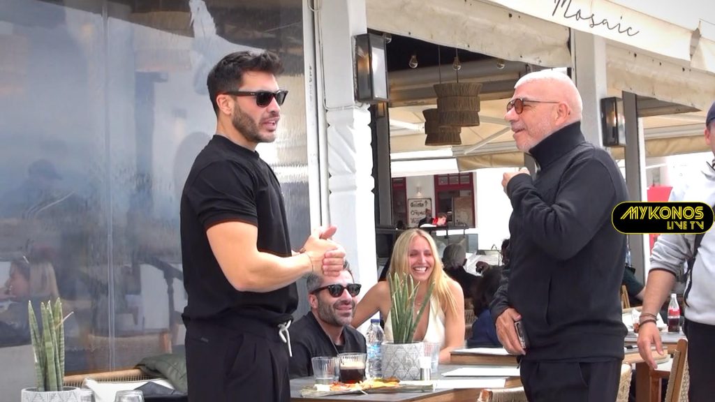 Η ΒΟΛΤΑ ΤΟΥ ΓΙΩΡΓΟΥ ΑΣΗΜΑΚΟΠΟΥΛΟΥ ΜΕ ΤΟΝ ΣΚΥΛΟ ΤΟΥ ΣΤΗΝ ΠΑΣΧΑΛΙΝΗ ΜΥΚΟΝΟ