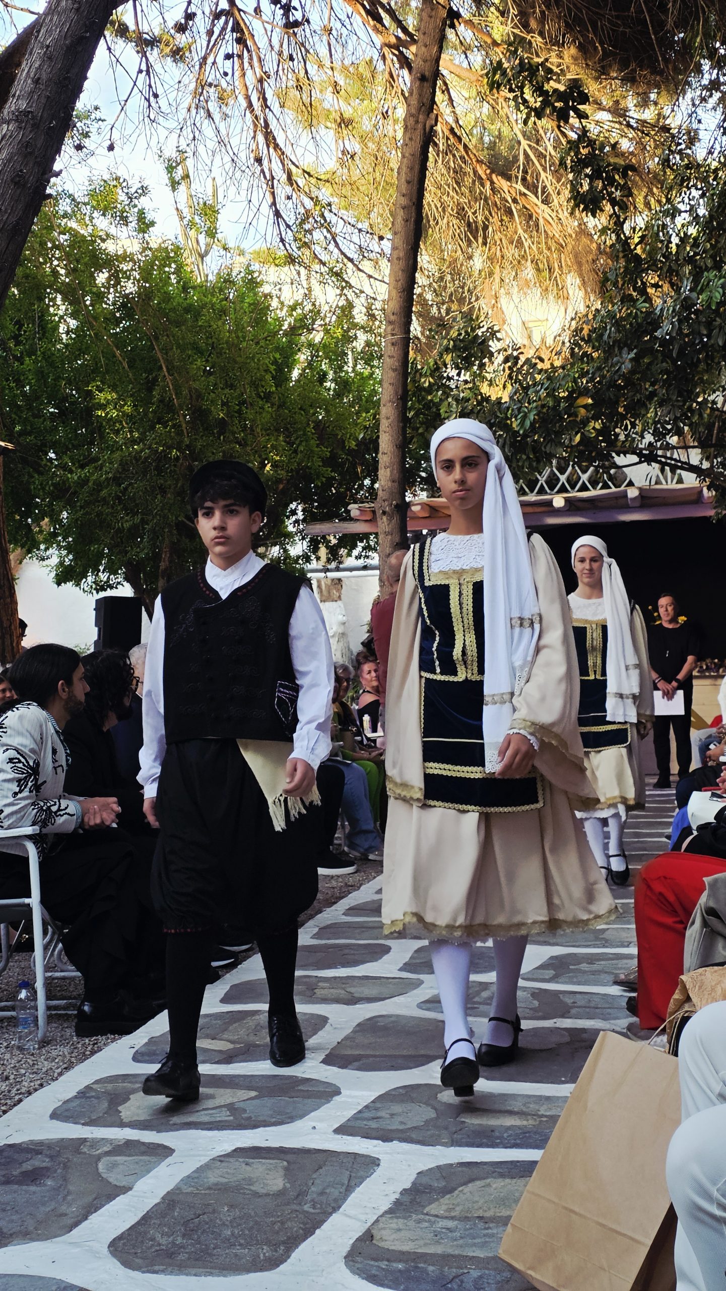 Στιγμιότυπο από την εκδήλωση Ραφές και Μεταμορφώσεις στη Μύκονο