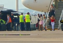 ΣΤΗΝ ΜΥΚΟΝΟ Η ΚΙΜΠΕΡΛΙ ΓΚΙΛΦΟΪΛ. ΑΠΟΚΛΕΙΣΤΙΚΟ ΒΙΝΤΕΟ