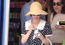 «ΜΕΤΑΜΦΙΕΣΜΕΝΗ» Η LILY COLLINS ΣΤΗΝ ΤΕΛΕΥΤΑΙΑ ΒΟΛΤΑ ΤΗΣ ΣΤΗΝ ΜΥΚΟΝΟ