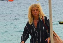 ΩΡΑ ΓΙΑ ΛΙΓΗ ΧΑΛΑΡΩΣΗ ΓΙΑ ΤΗΝ ΕΛΕΩΝΟΡΑ ΖΟΥΓΑΝΕΛΗ ΣΤΗΝ ΜΥΚΟΝΟ