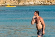 ΟΙ ΒΟΥΤΙΕΣ ΤΟΥ ΓΕΡΟΝΤΙΔΑΚΗ ΠΟΥ ΤΡΑΒΗΞΑΝ ΤΑ ΒΛΕΜΜΑΤΑ ΤΩΝ ΓΥΝΑΙΚΩΝ ΣΤΗΝ ΠΑΡΟ