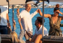 ΟΙ ΧΑΛΑΡΕΣ ΣΤΙΓΜΕΣ ΤΗΣ ΦΑΙΗΣ ΣΚΟΡΔΑ ΣΤΟ ΠΑΡΤΥ ΤΩΝ ΟΙΚΟΝΟΜΑΚΟΥ-ΤΣΕΡΕΛΑ ΛΙΓΕΣ ΩΡΕΣ ΜΕΤΑ ΤΗΝ ΑΥΛΑΙΑ ΤΗΣ ΕΚΠΟΜΠΗΣ ΤΗΣ