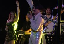 ΞΕΣΑΛΩΣΕ Η ΚΟΡΗ ΤΗΣ ΒΑΝΔΗ ΣΤΟ LIVE SHOW ΤΟΥ ΤΟΝΙ ΣΦΗΝΟΥ ΣΤΗΝ ΜΥΚΟΝΟ