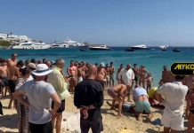 ΠΝΙΓΜΟΣ ΑΡΑΒΑ ΤΟΥΡΙΣΤΑ ΣΤΗΝ ΨΑΡΡΟΥ. ΟΙ ΑΠΕΓΝΩΣΜΕΝΕΣ ΠΡΟΣΠΑΘΕΙΕΣ ΤΟΥ ΝΑΥΑΓΟΣΩΣΤΗ ΚΑΙ ΛΟΥΟΜΕΝΩΝ ΝΑ ΤΟΝ ΚΡΑΤΗΣΟΥΝ ΣΤΗΝ ΖΩΗ