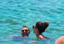 ΕΡΩΤΙΚΑ ΠΑΙΧΝΙΔΙΑ ΣΤΟ ΝΕΡΟ ΓΙΑ ΤΟΝ ΠΟΔΟΣΦΑΙΡΙΣΤΗ MARCO VERRATTI ΚΑΙ ΤΟ ΕΝΤΥΠΩΣΙΑΚΟ ΜΟΝΤΕΛΟ JESSICA AIDI ΛΙΓΟ ΠΡΙΝ ΤΟΝ ΕΡΧΟΜΟ ΤΟΥ ΜΩΡΟΥ ΤΟΥΣ